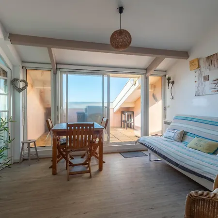 Apartment 6 Personnes A Avec Parking, Balcon Et Local A Velos - Fr-1-50-126 *