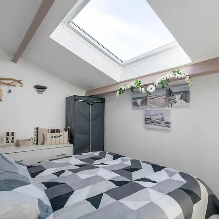 6 Personnes A Avec Parking, Balcon Et Local A Velos - Fr-1-50-126 *